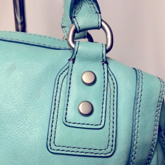 FOSSIL sea foam genuine leather bag. Silver hardware. 3 compartments inside. - Picture 9 of 17